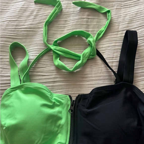 Color Block Cut Out One Piece - Picture 4 of 5